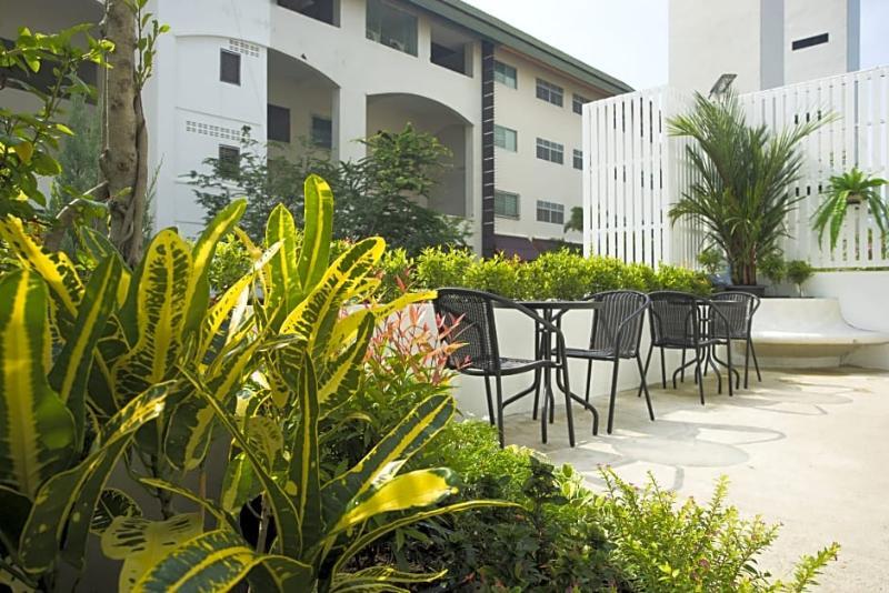 Maleewan Jomtien Hotell Exteriör bild